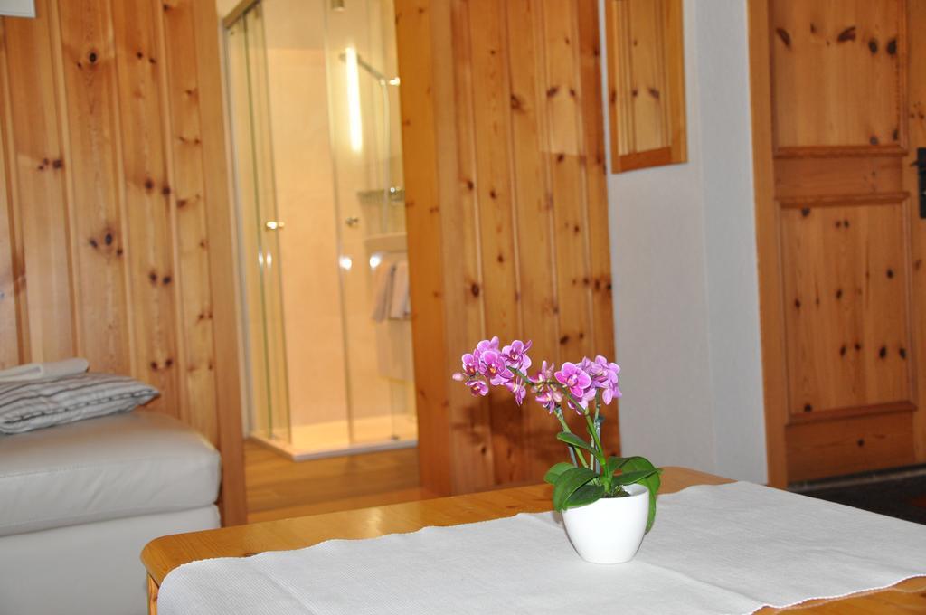 Ferienwohnungen Chalet Hohturnen Grindelwald Exterior photo
