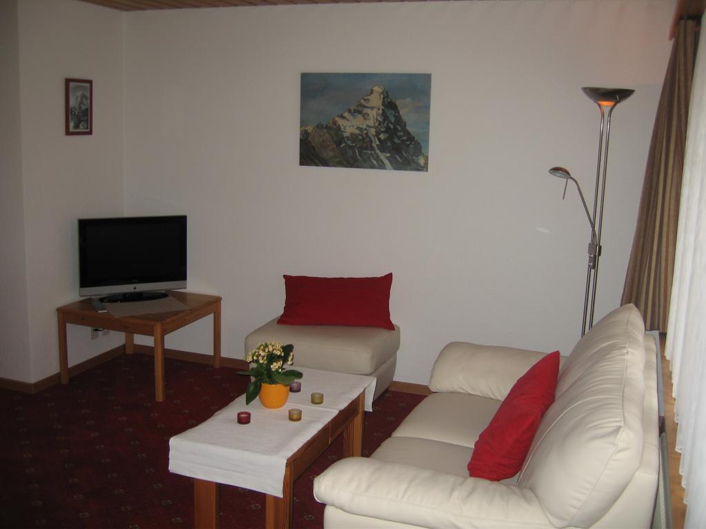 Ferienwohnungen Chalet Hohturnen Grindelwald Room photo